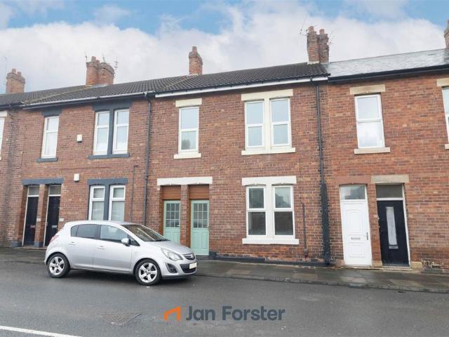 Flat for sale in Percy Main, North Shields