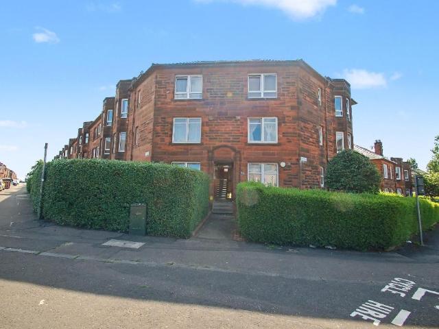 Flat for sale in Craigton, Scotland