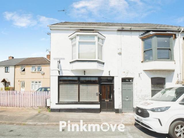 Flat for sale in Caerleon, Wales