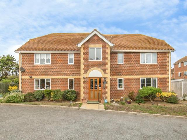 Flat for sale in Clacton-on-Sea, Tendring