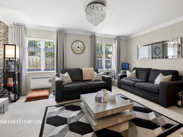 Flat for sale in Hooley, Red Hill