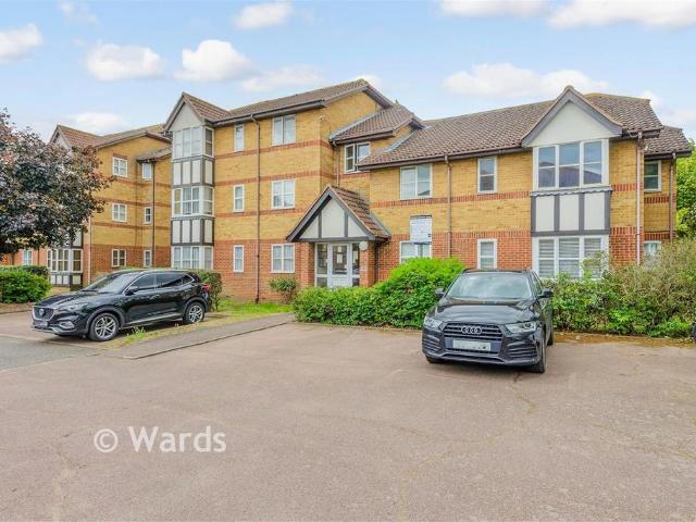 Flat for sale in Monks Orchard, Kent