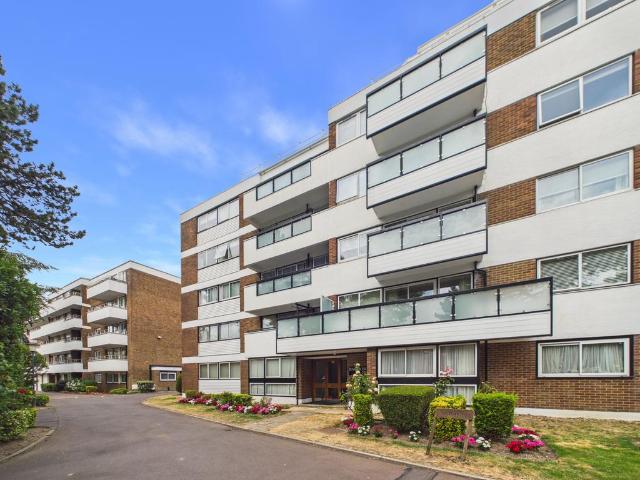 Flat for sale in London Borough of Barnet, Greater London
