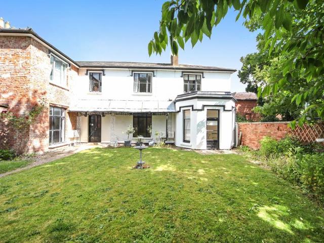 Flat for sale in Forthampton, Worcestershire