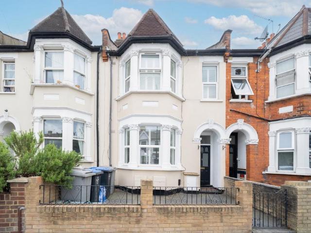 Flat for sale in Harlesden, Isle Of Man