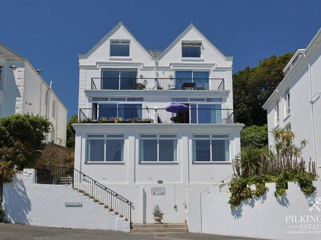Flat for sale in Fowey, Cornwall