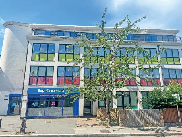 Flat for sale in London Borough of Croydon, Addiscombe