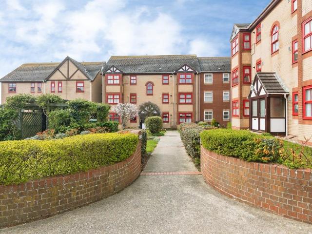Flat for sale in Lowestoft, East Suffolk