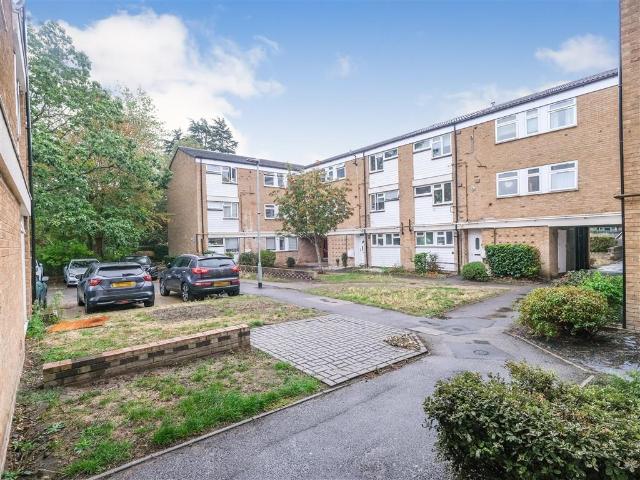 Flat for sale in Great Hollands, Bracknell