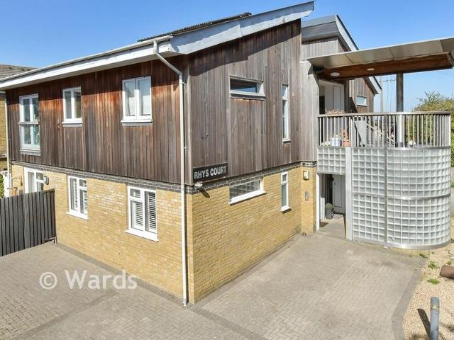 Flat for sale in Teynham, Swale