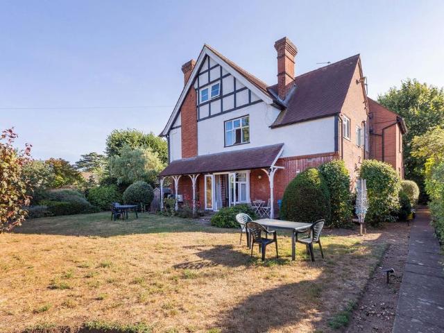 Flat for sale in Datchet