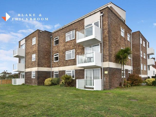 Flat for sale in Holland-on-Sea, Dale Hill