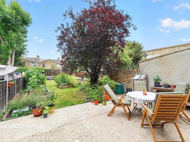Flat for sale in London Borough of Lewisham, Greater London