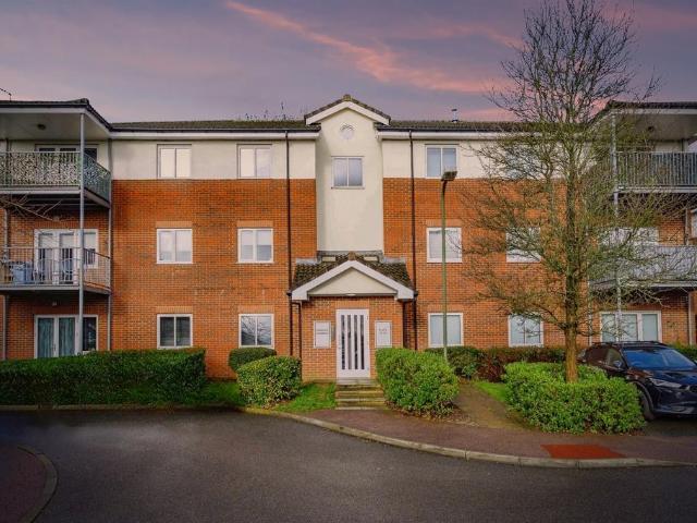 Flat for sale in Maylands, Pouchen End