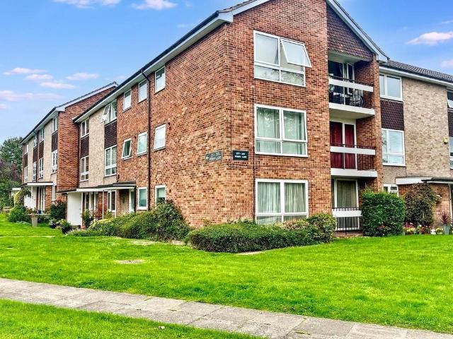 Flat for sale in Walmley, Birmingham