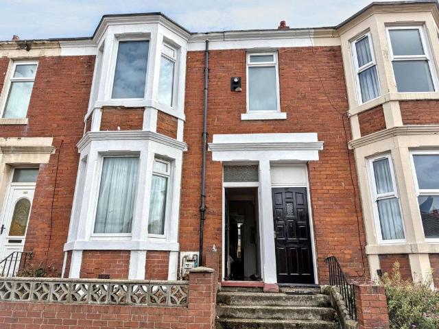 Flat for sale in Bensham, Tyne And Wear