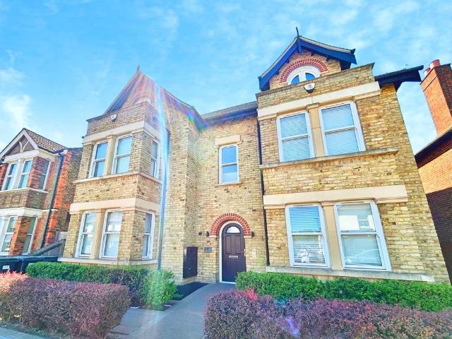 Flat for sale in London Borough of Croydon, Greater London