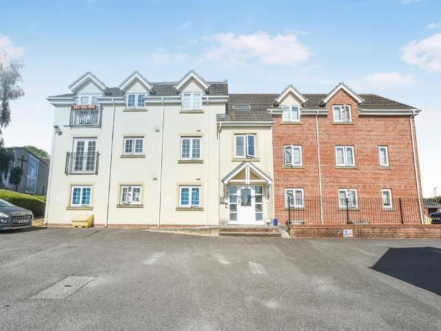 Flat for sale in Highworth, Swindon