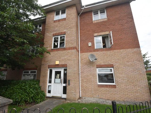 Flat for sale in Shettleston, Scotland
