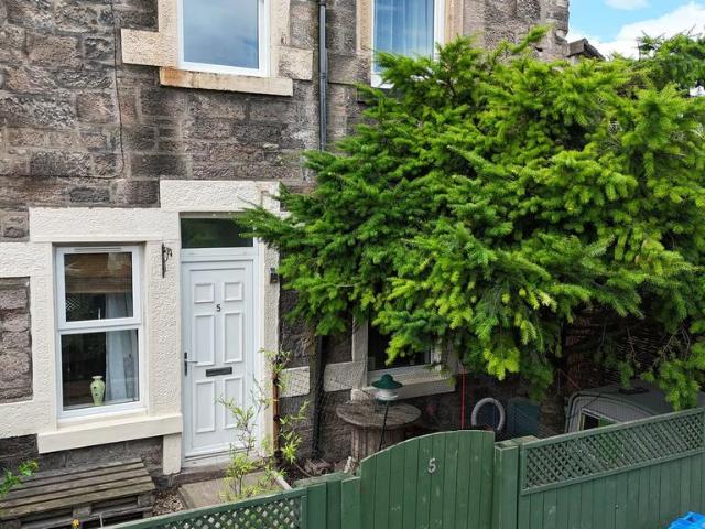 Flat for sale in Lentran, Scotland