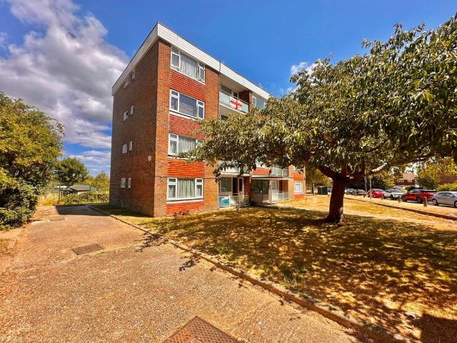 Flat for sale in Eastbourne, East Sussex