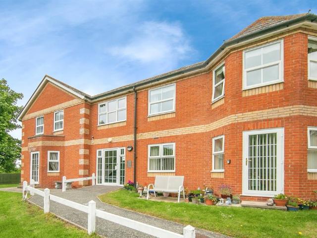 Flat for sale in Ramsey and Parkeston, Dale Hill