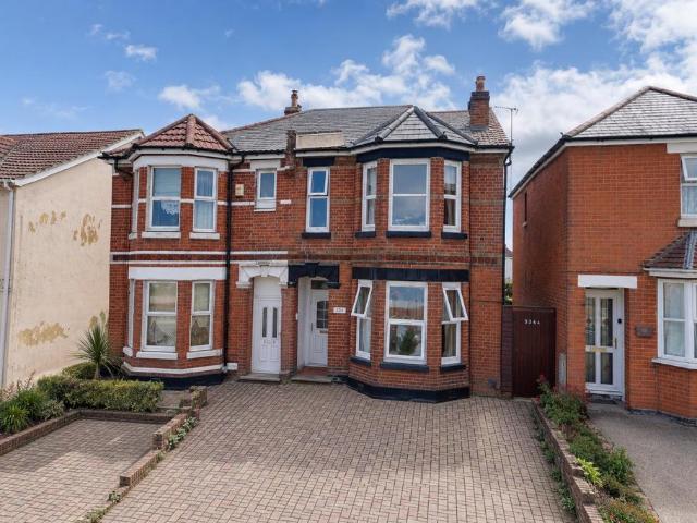 Flat for sale in Swaythling, City Of Southampton