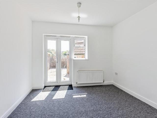 Flat for sale in Feckenham, City Of Bristol