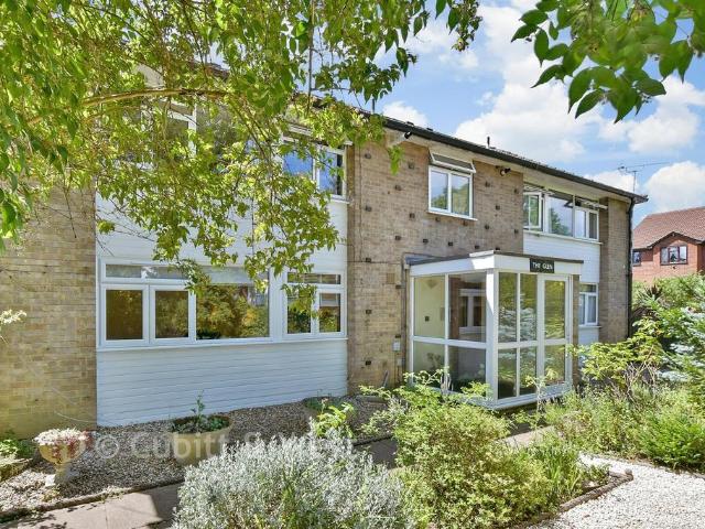 Flat for sale in Carshalton Beeches, Greater London