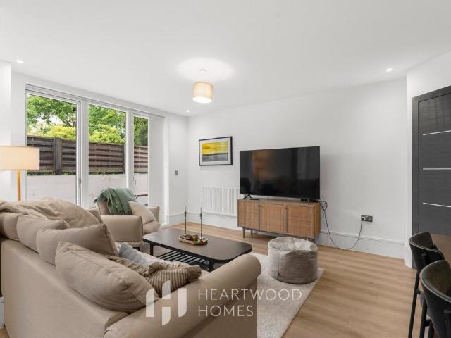 Flat for rent in St Albans, Five Acres