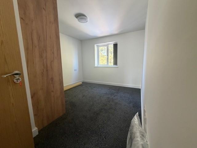 Flat for rent in Fallings Park, Park Village