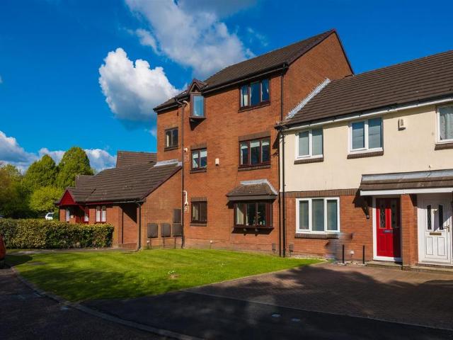 Flat for rent in Burtonwood and Westbrook, Warrington