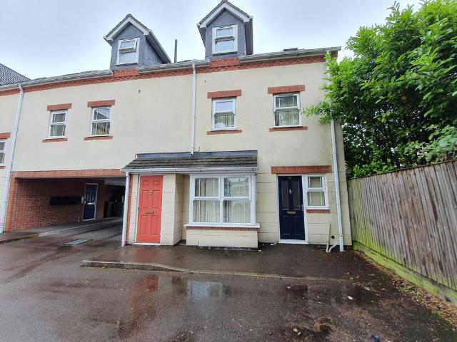 Flat for rent in Elmfield, Leicestershire