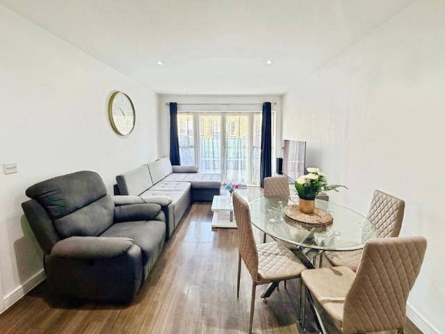 Flat for rent in Watford Rural, Batchworth