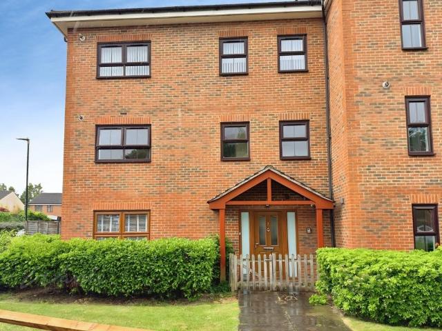 Flat for rent in Luton, Chatham