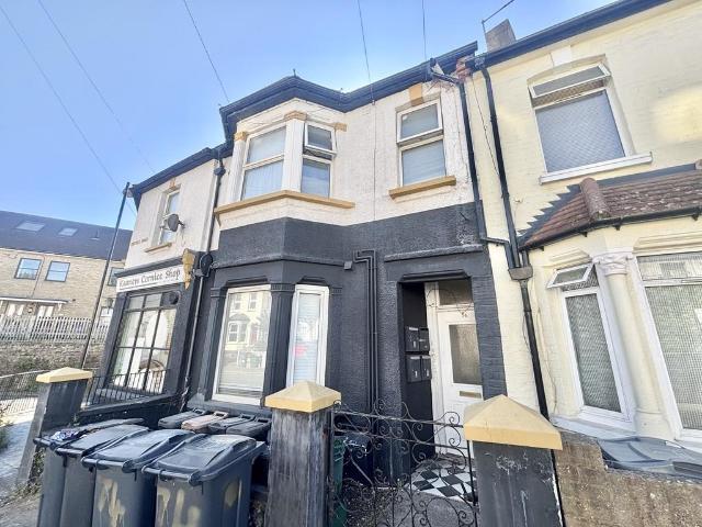 Flat for rent in London Borough of Croydon, Greater London