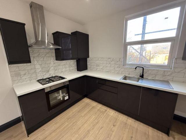 Flat for rent in Harehills, West Yorkshire