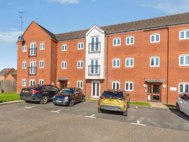 Flat for rent in Balls Hill, Hill Top