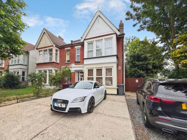 Flat for rent in Alton Barnes, Essex