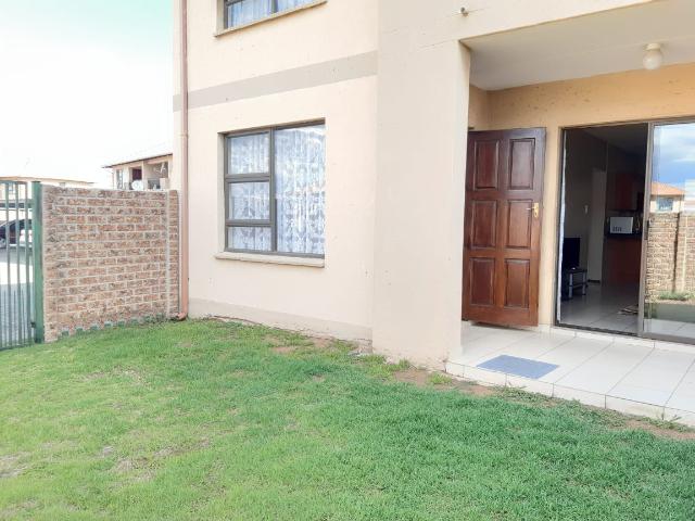 Apartment for rent in Parkrand, City of Ekurhuleni Metropolitan Municipality