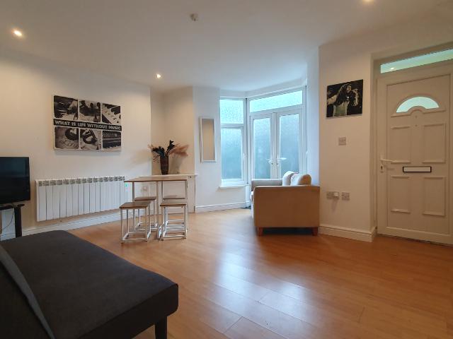 Apartment for rent in Pontypridd, Wales