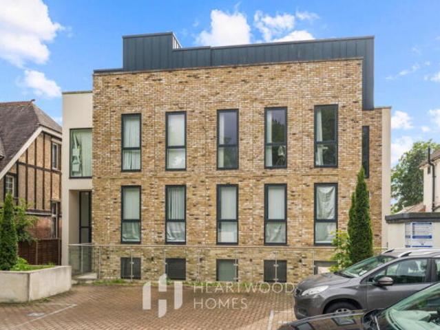 Flat for rent in Five Acres, Hertfordshire
