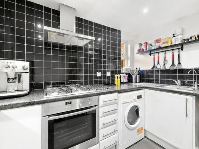 Flat for rent in Cat Hill