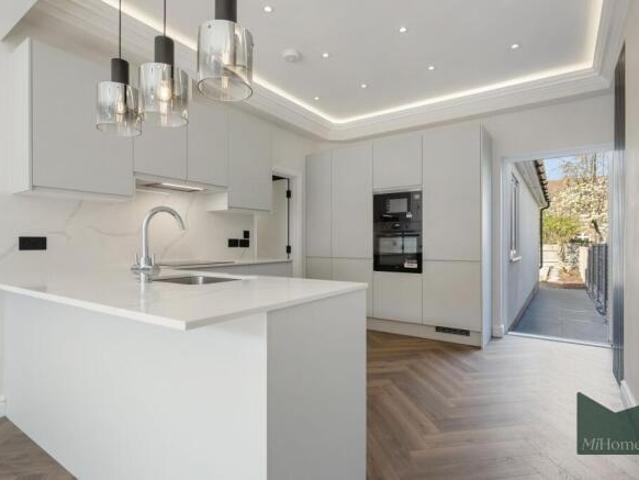 Flat for rent in Cat Hill