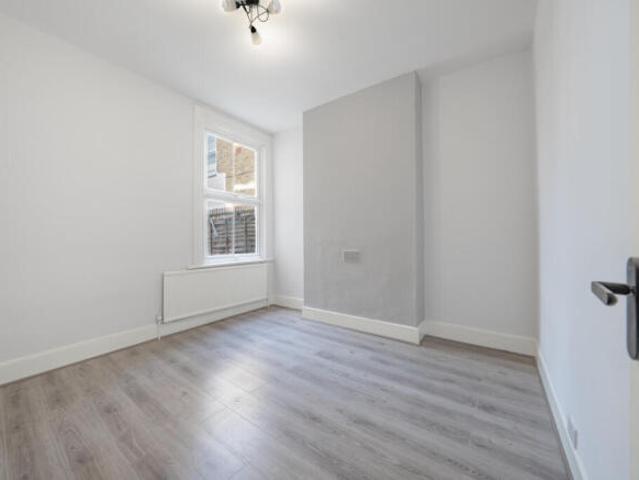 Flat for rent in Cat Hill