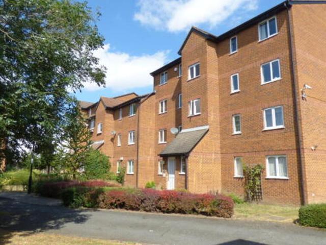 Flat for rent in Cat Hill