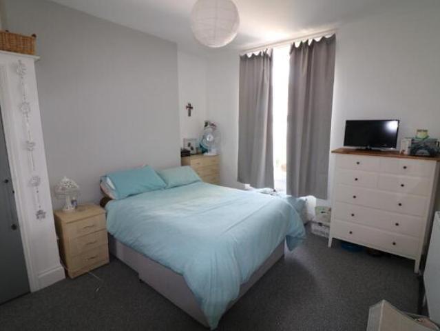 Flat for rent in Follaton, Strode