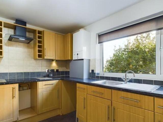 House for rent in Follaton, Strode