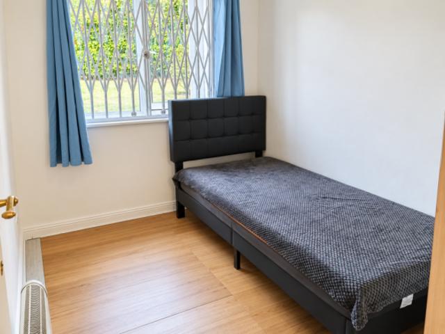 Flat for rent in Cat Hill, England
