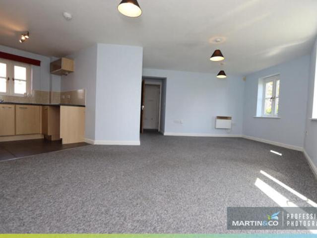 Flat for rent in Falcon Lodge, Wales